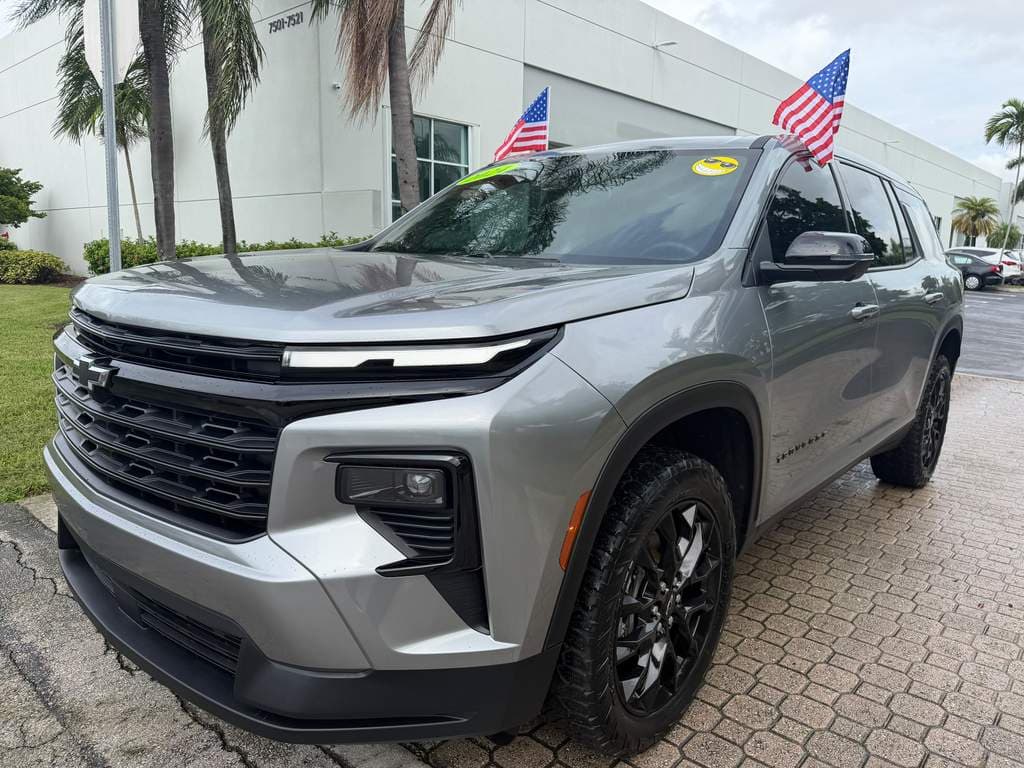 2024 Chevrolet TRAVERSE LS LS — photo 1