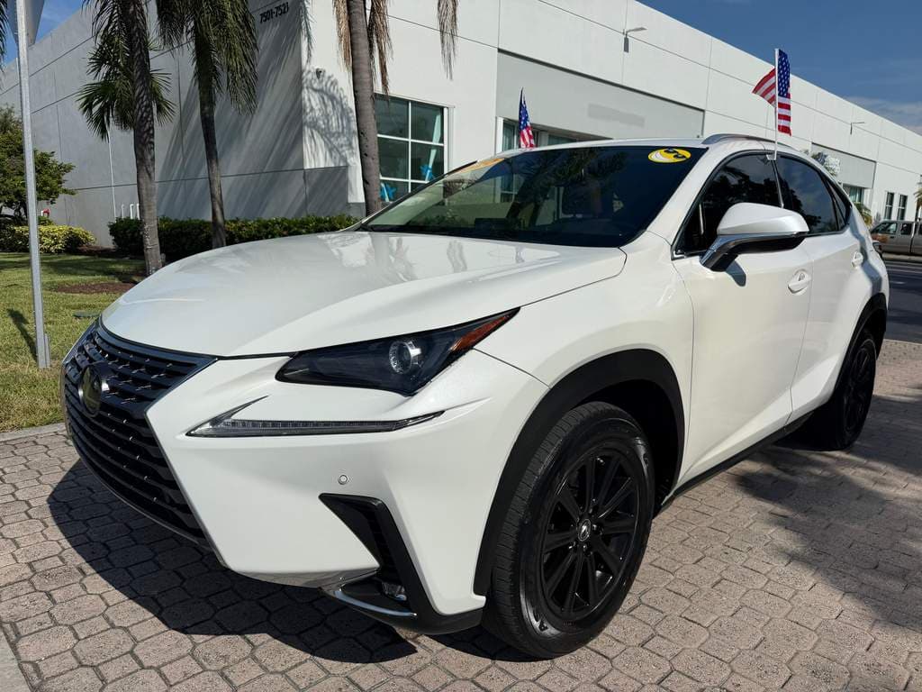 2020 Lexus NX300 300 Comfort — photo 1